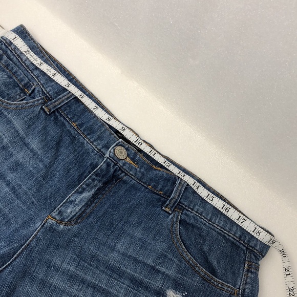 NY&CO. Shorts Distressed Jean Size 14 - Picture 3 of 11